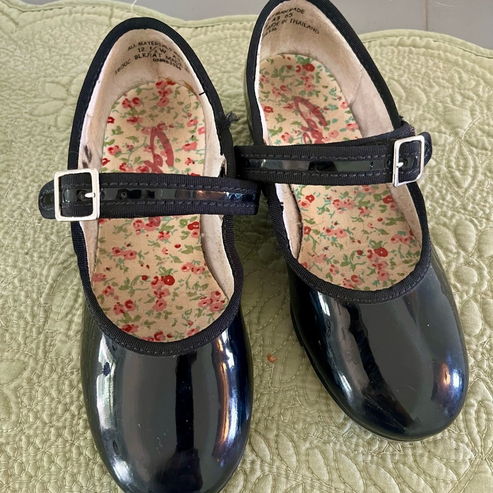 Girl’s Capezio Tap Shoes size 12.5
